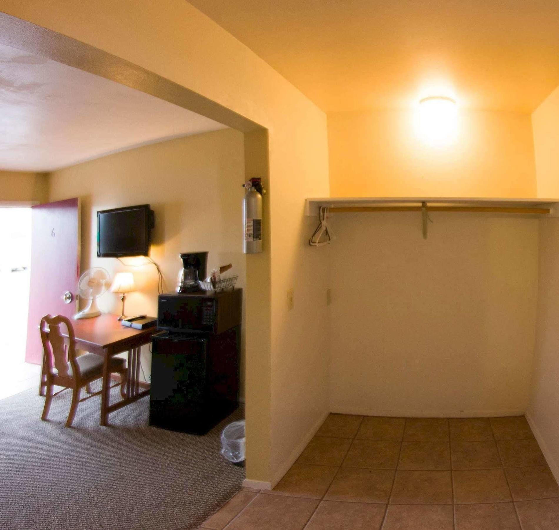 Yellowstone Holiday Motel 웨스트 엘로스톤 외부 사진