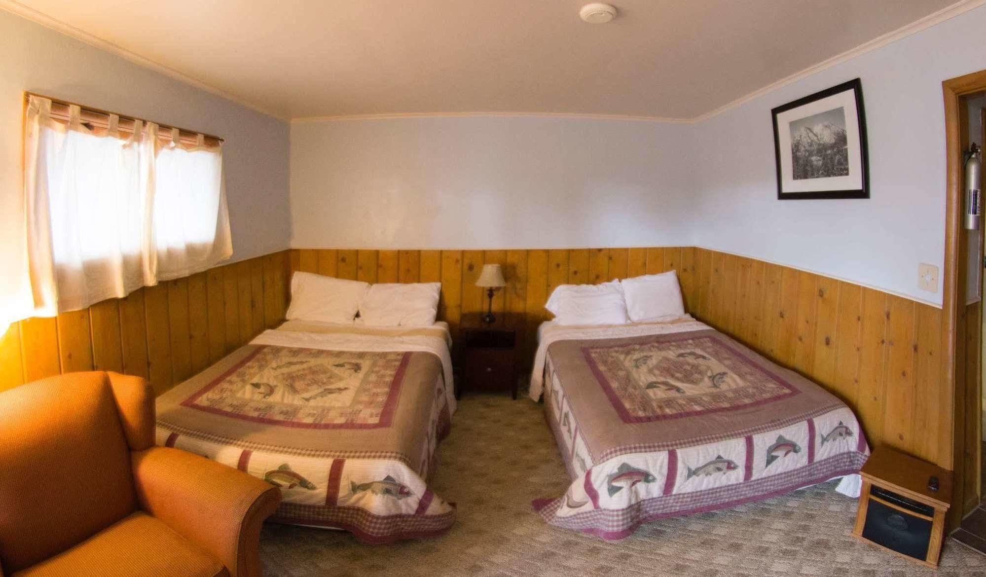 Yellowstone Holiday Motel 웨스트 엘로스톤 외부 사진