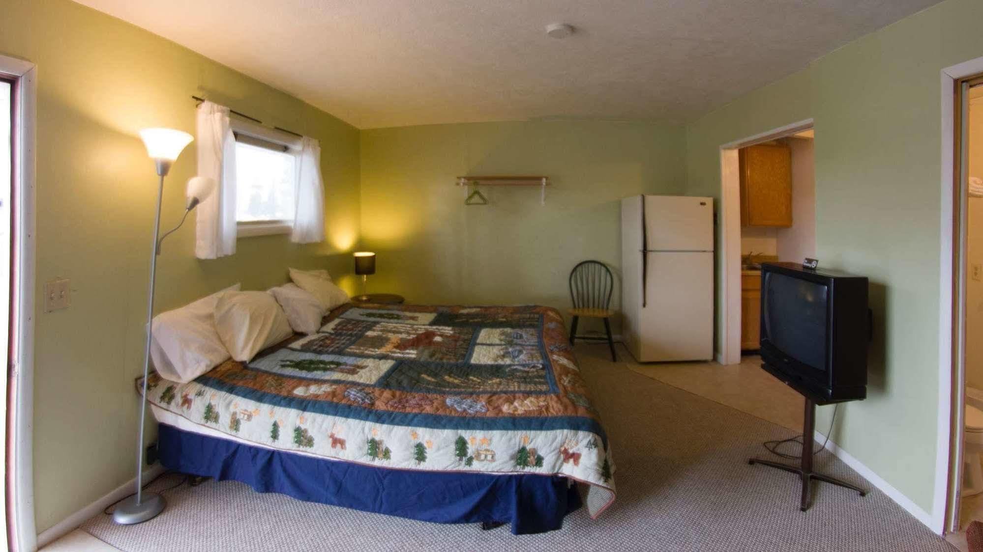 Yellowstone Holiday Motel 웨스트 엘로스톤 외부 사진