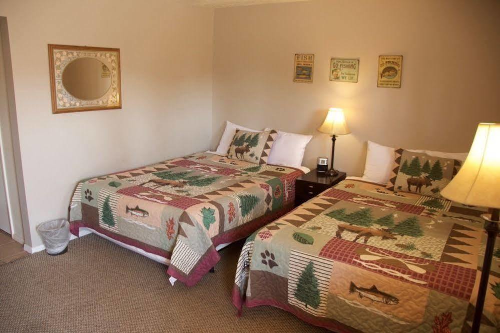 Yellowstone Holiday Motel 웨스트 엘로스톤 외부 사진