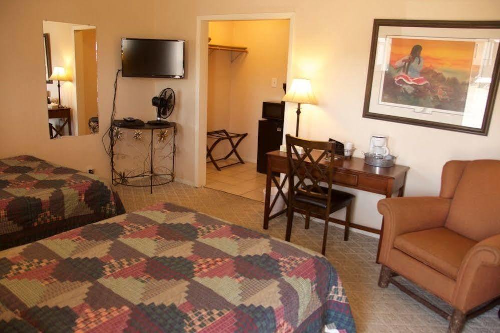 Yellowstone Holiday Motel 웨스트 엘로스톤 외부 사진
