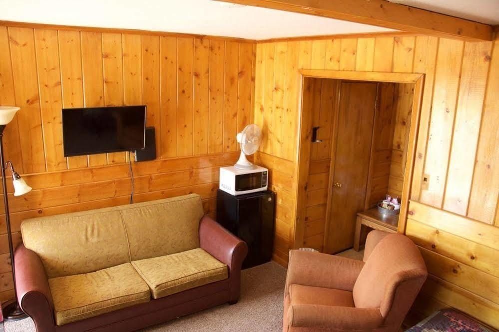 Yellowstone Holiday Motel 웨스트 엘로스톤 외부 사진