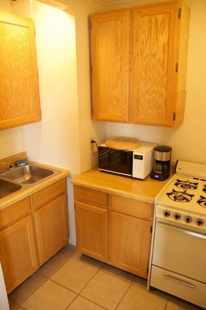 Yellowstone Holiday Motel 웨스트 엘로스톤 외부 사진